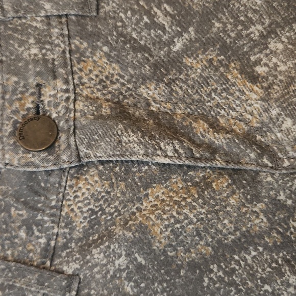 Democracy "Ab" solution Gray Snakeskin Cropped Pants Size 2 - Picture 7 of 12